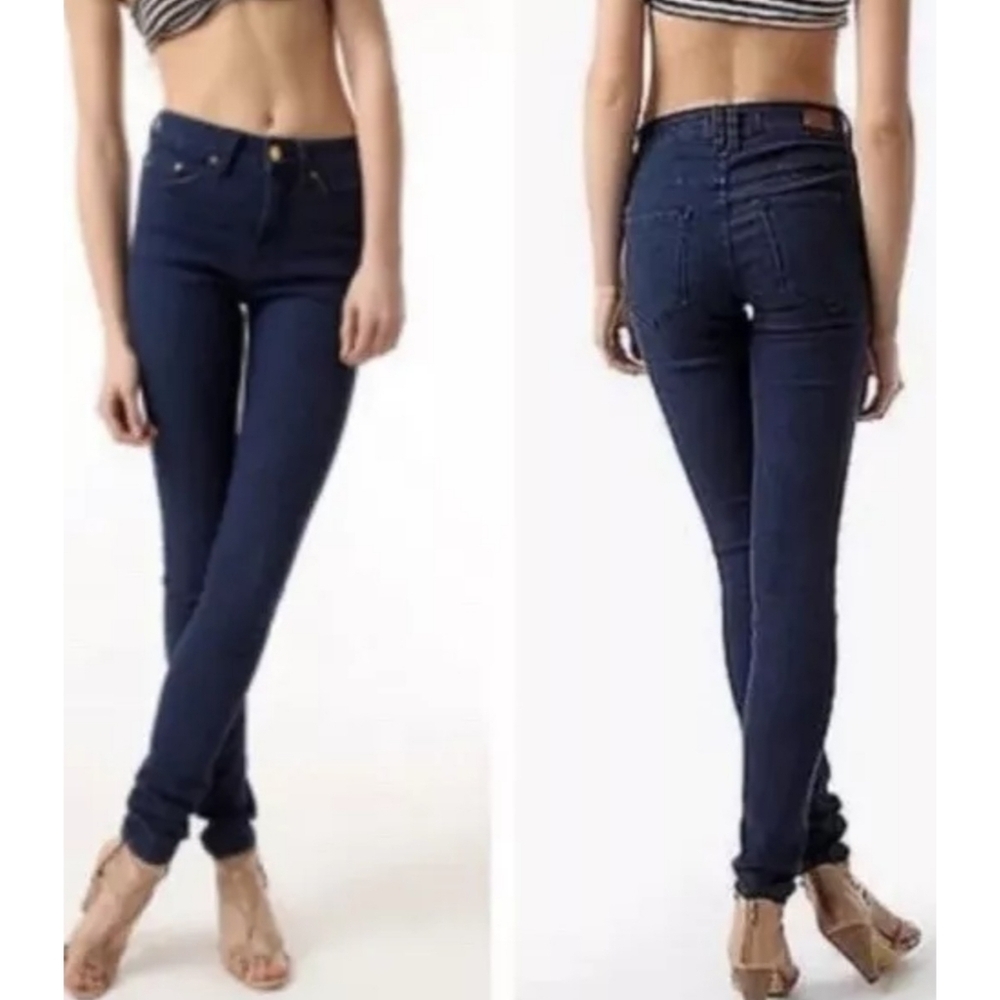 Urban Outfitters BDG High Rise Cigarette jeans Dark Wash Size 28
